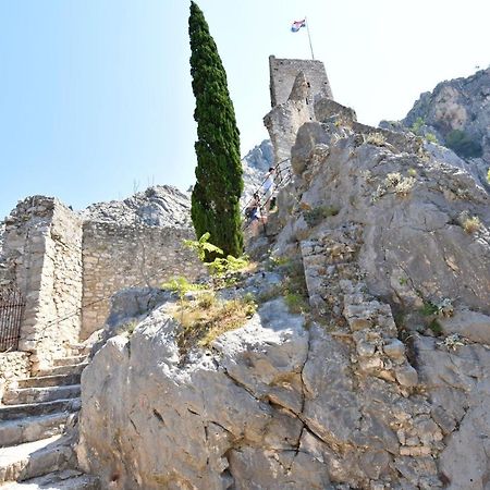 Apartment Mandic Omiš Buitenkant foto