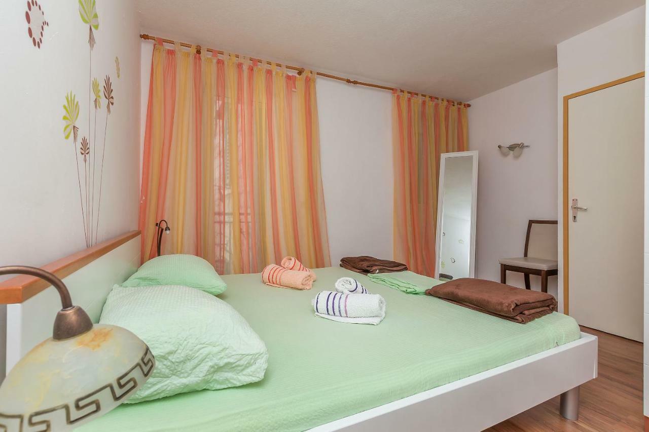 Apartment Mandic Omiš Buitenkant foto